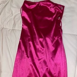 Could be used strapless or with straps